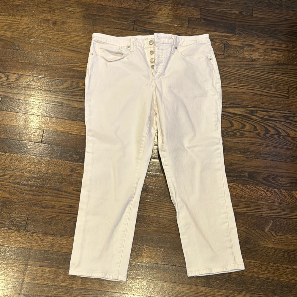 White straight cropped jeans